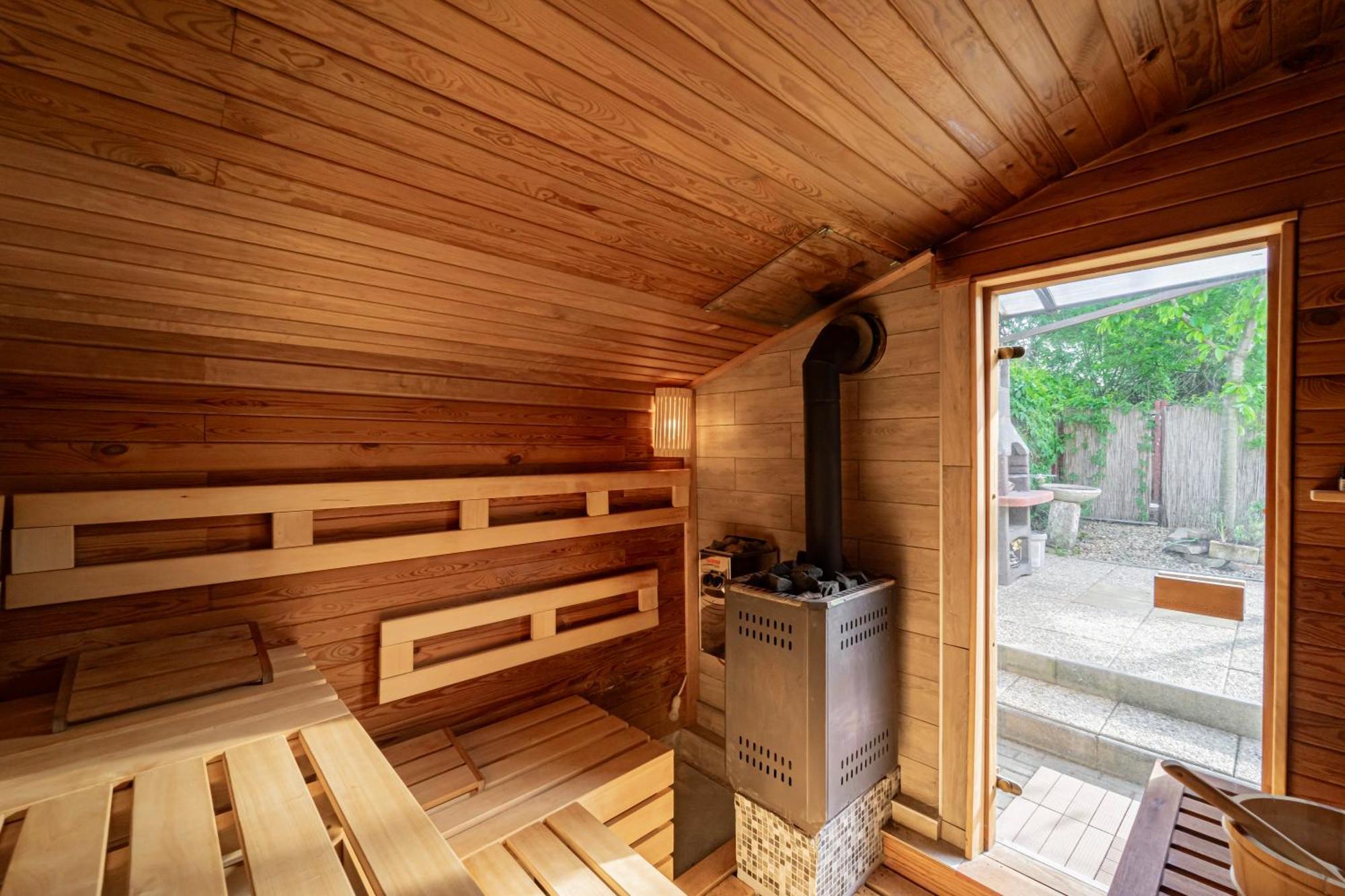 B48 Gardenhouse - A Zoeldben Kenyelmesen Villa โตโรกบาลินท์ ภายนอก รูปภาพ